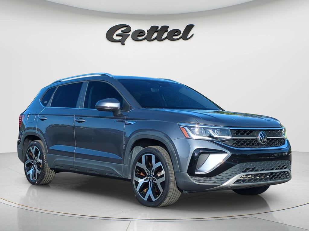 Used 2022 Volkswagen Taos SEL w/ Panoramic Sunroof Package AWD/4WD image 2