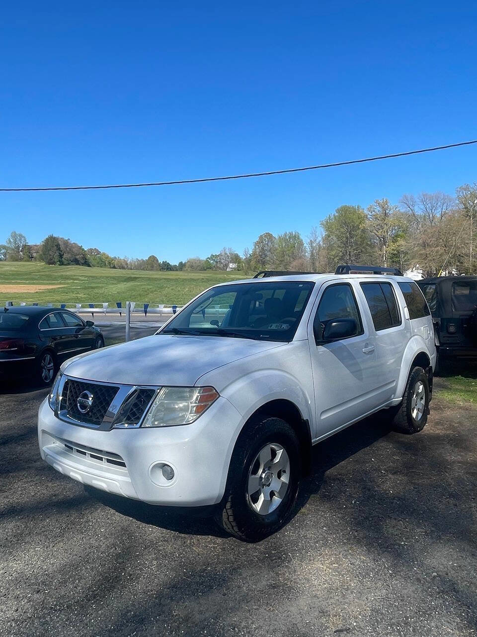Used 2010 Nissan Pathfinder S AWD/4WD image 2