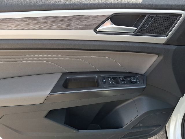 Used 2022 Volkswagen Atlas Cross Sport SE image 14