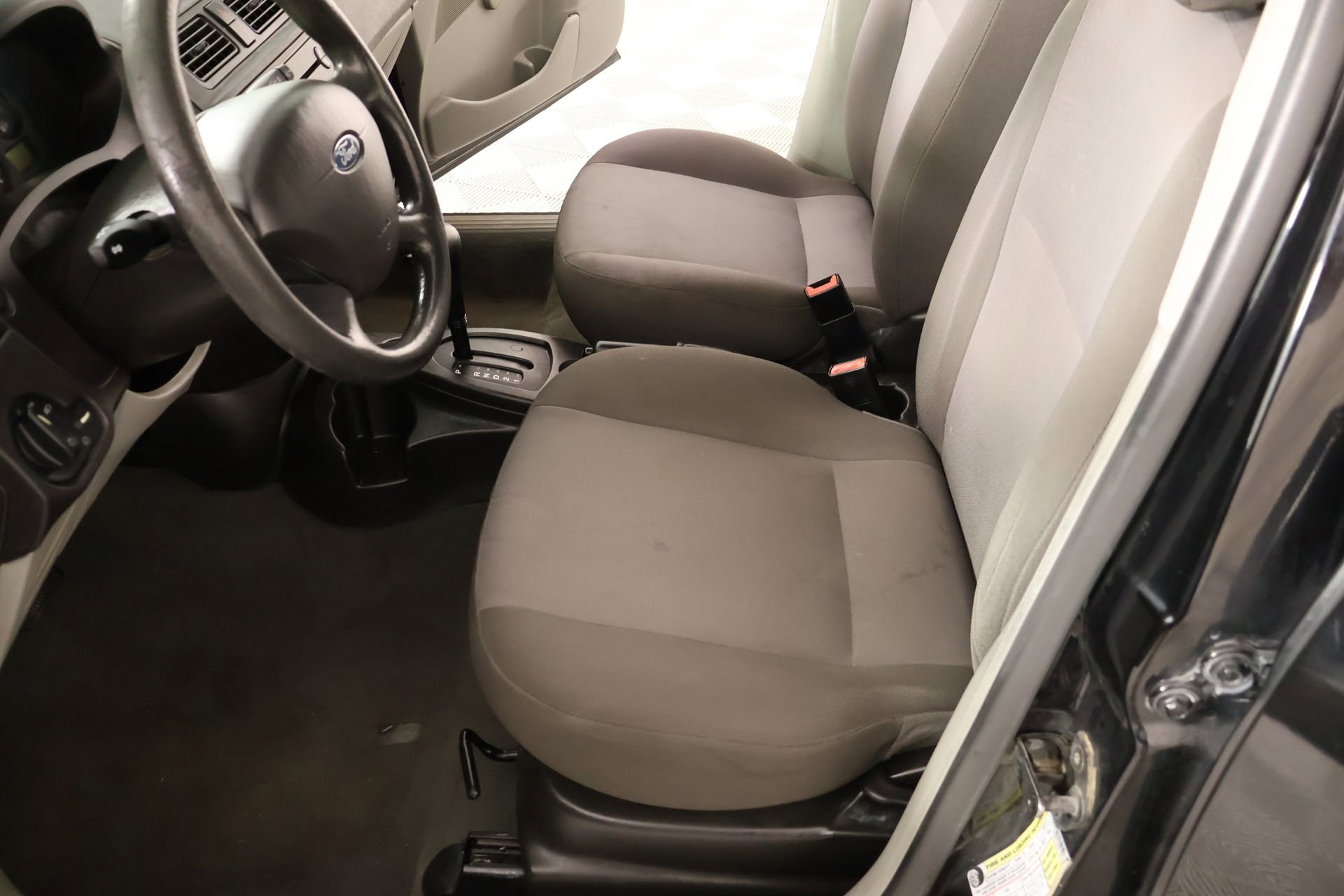 Used 2007 Ford Focus S FWD image 9