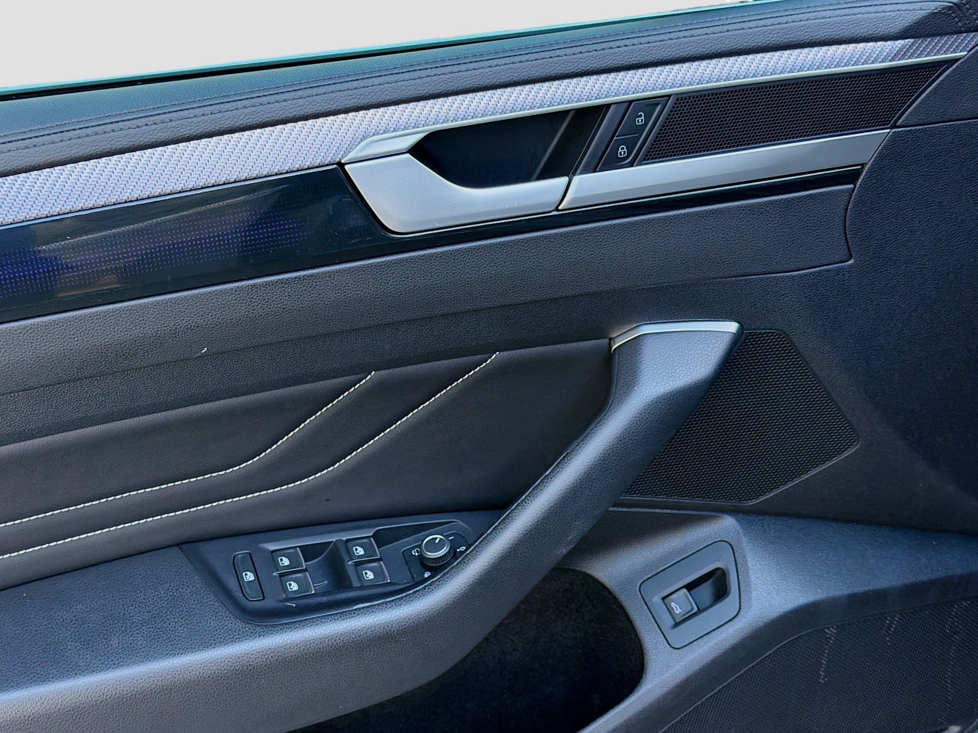 Used 2023 Volkswagen Arteon SEL image 17