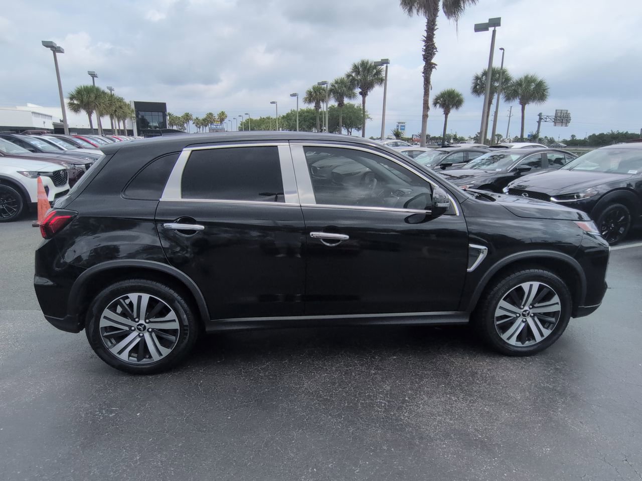 Used 2021 Mitsubishi Outlander Sport SE FWD image 3