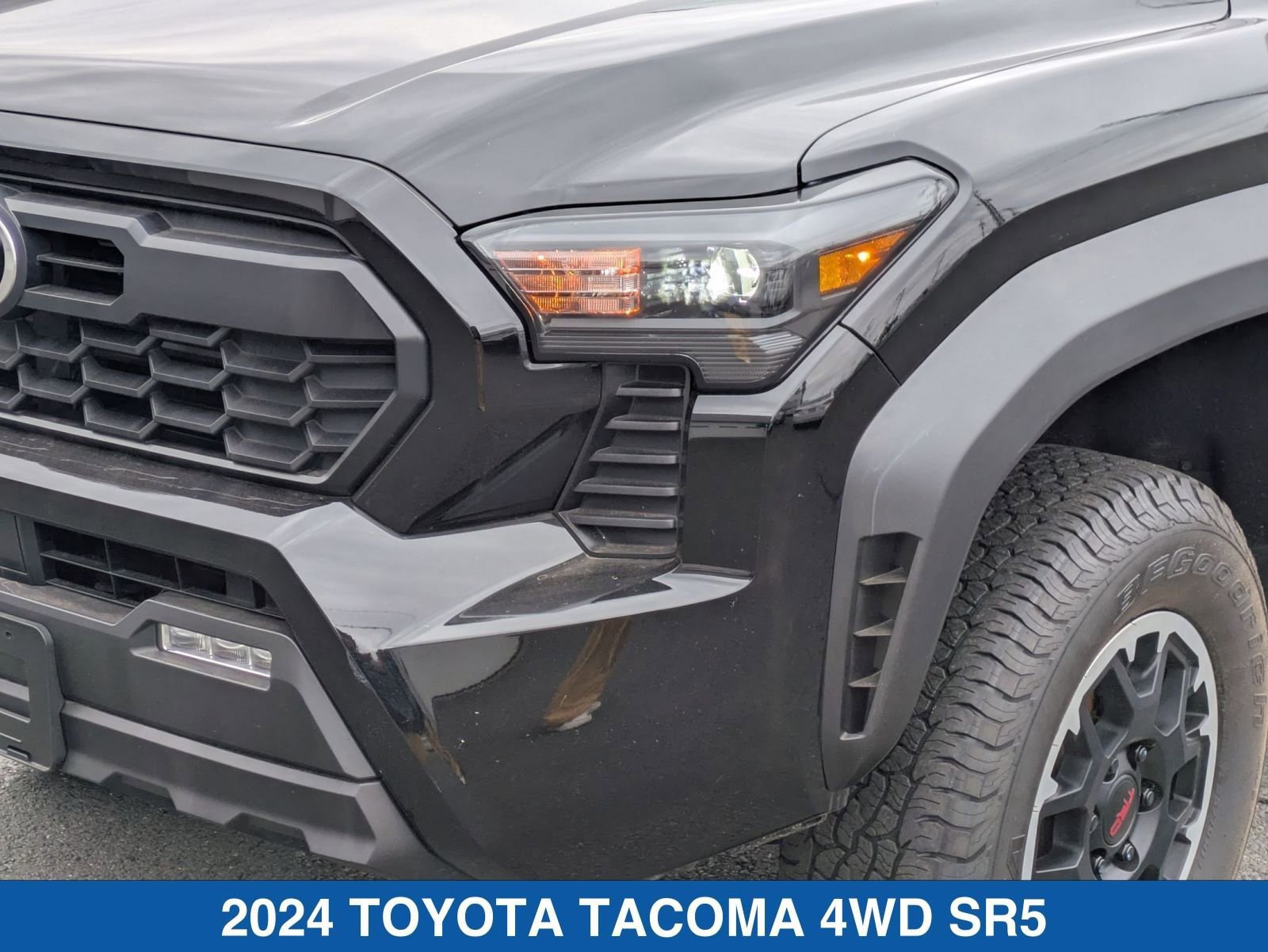 Used 2024 Toyota Tacoma TRD Off-Road AWD/4WD image 10