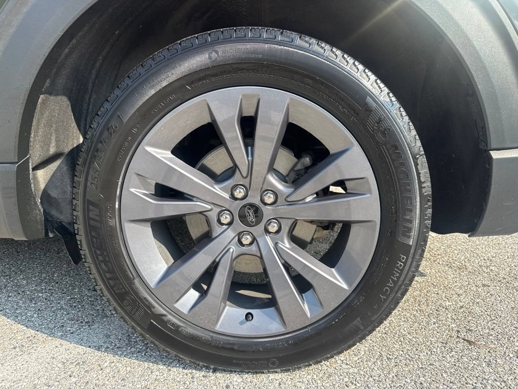 Used 2022 Ford Explorer XLT w/ Equipment Group 202A AWD/4WD image 11