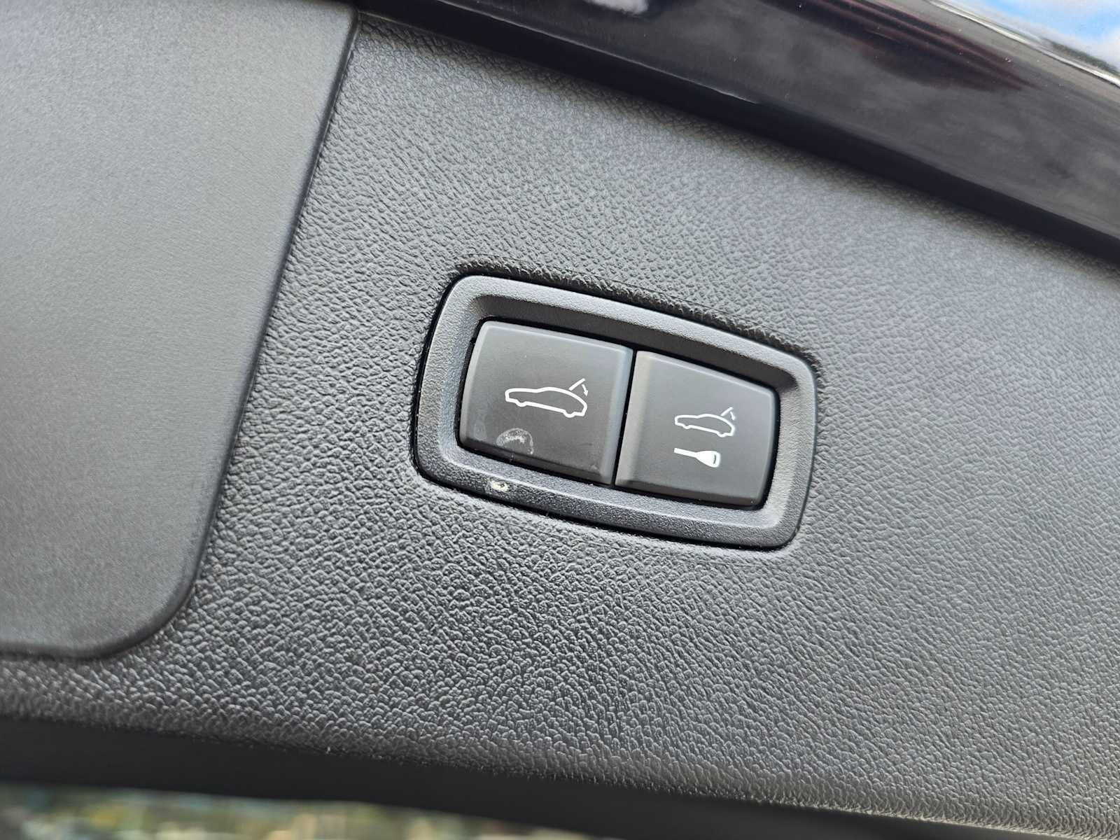 Used 2021 Porsche Cayenne Turbo S image 18