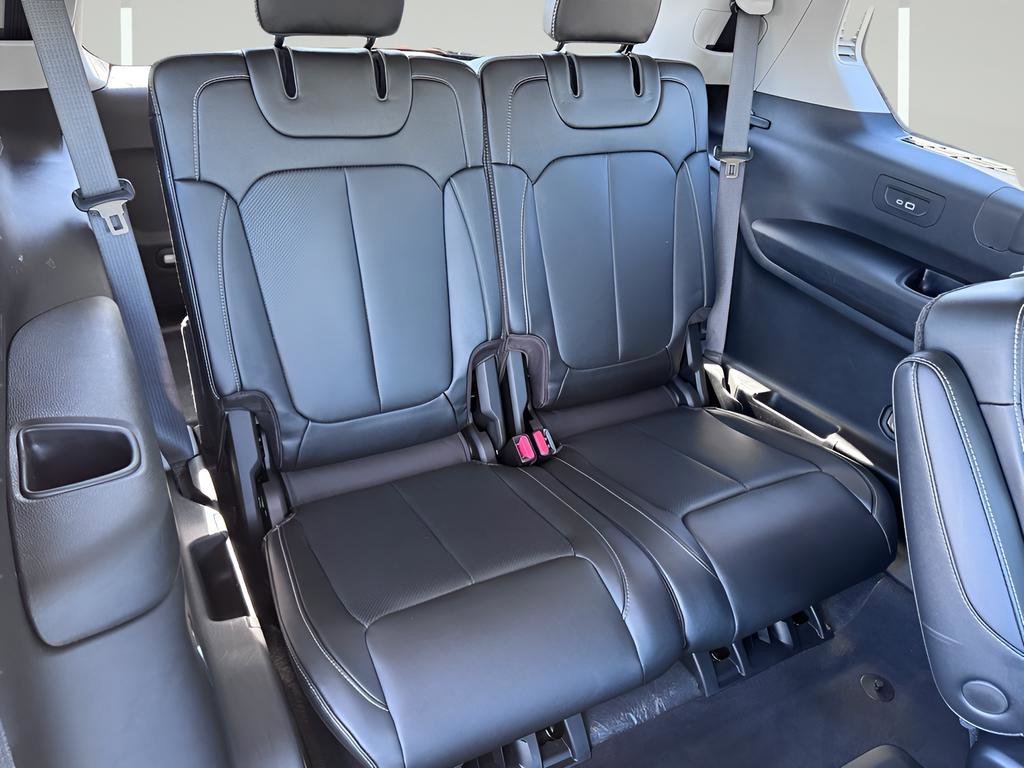 Used 2023 Jeep Grand Cherokee L Limited w/ Luxury Tech Group II image 18