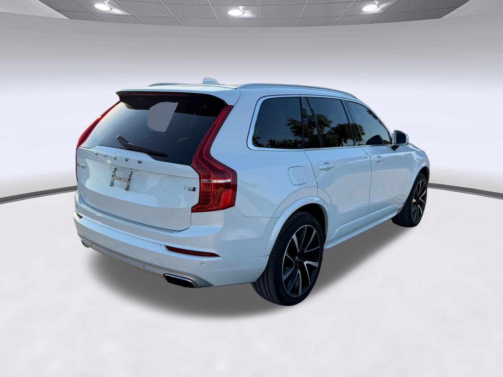 Used 2020 Volvo XC90 T6 Momentum w/ Protection Package Premier AWD/4WD image 6
