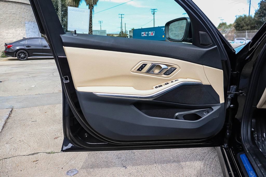 Certified 2025 BMW 330i Sedan w/ Convenience Package image 23