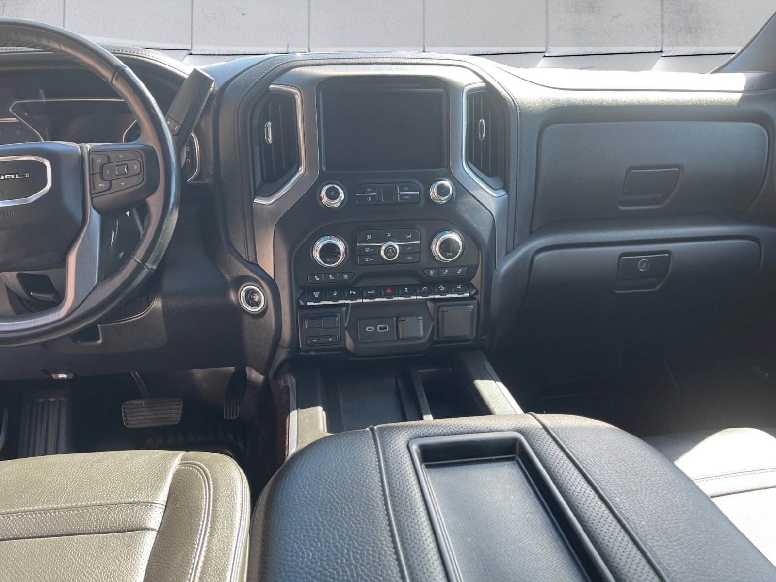 Certified 2022 GMC Sierra 3500 Denali AWD/4WD image 11