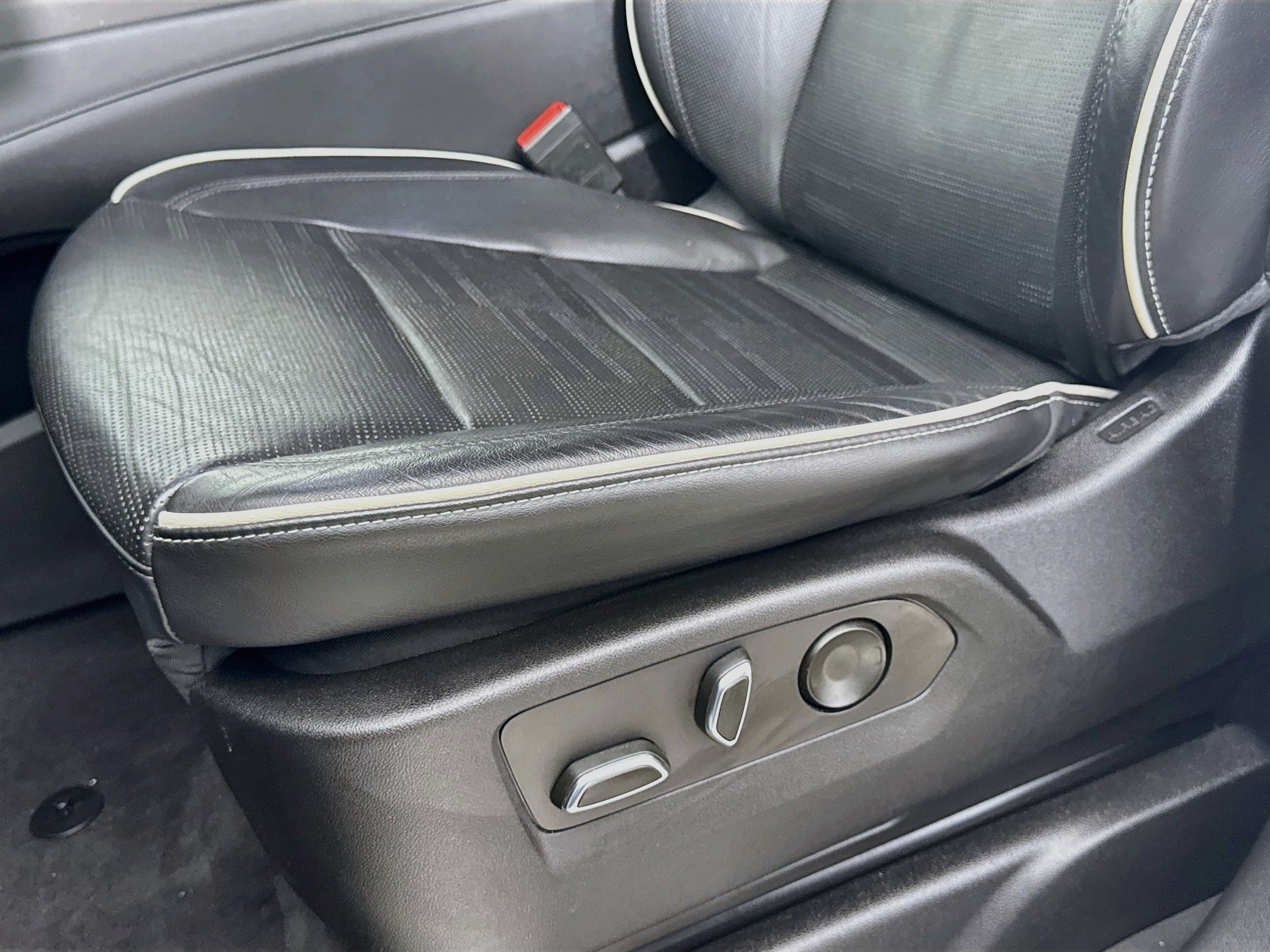 Used 2022 Cadillac Escalade Sport RWD image 22