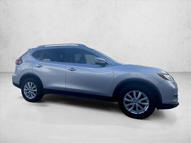 Used 2020 Nissan Rogue SV FWD image 3