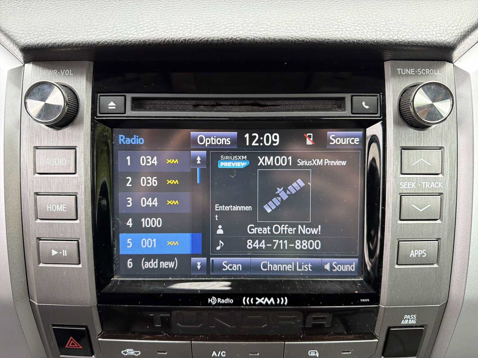 Used 2019 Toyota Tundra SR5 AWD/4WD image 14