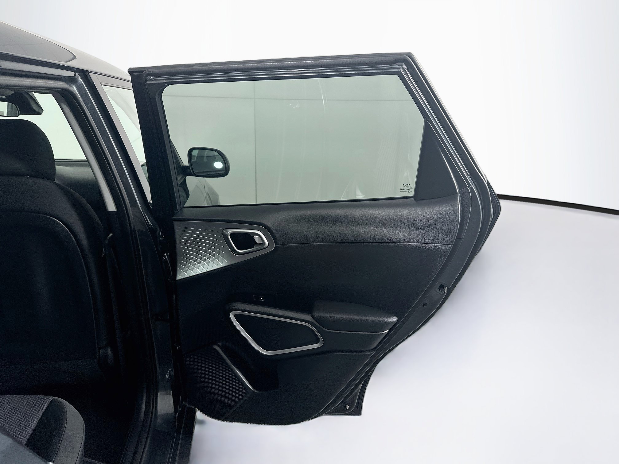 Used 2025 Kia Soul LX w/ LX Technology Package FWD image 29