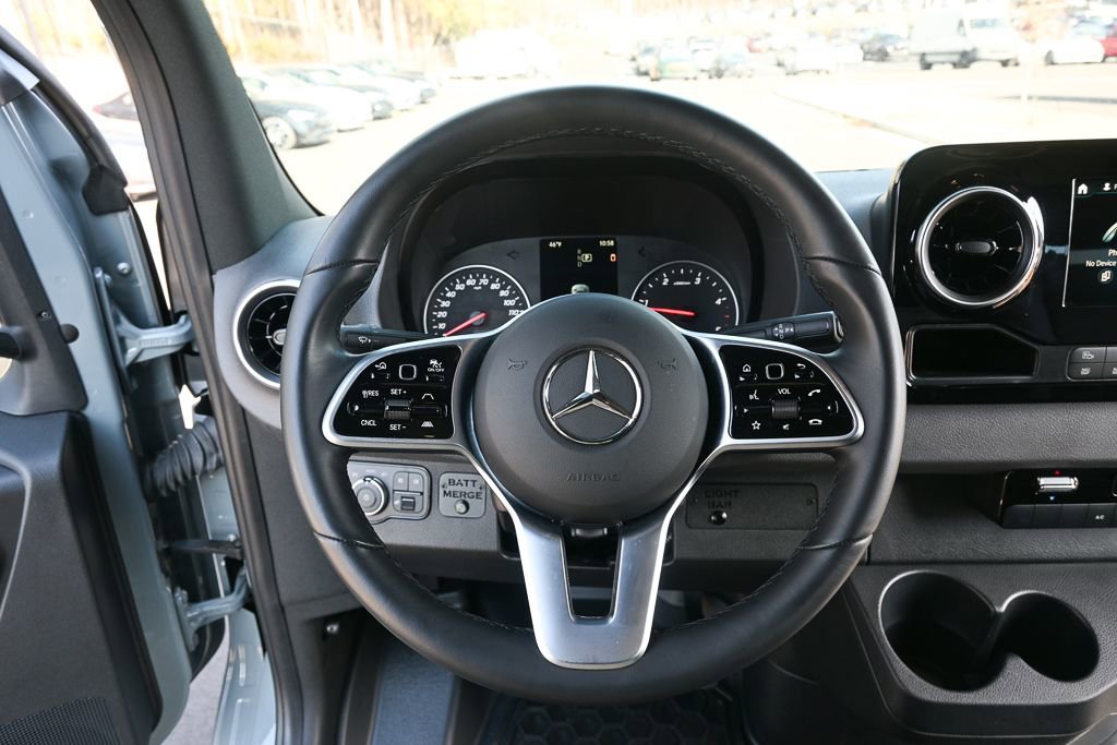 Used 2023 Mercedes-Benz Sprinter 2500 image 2