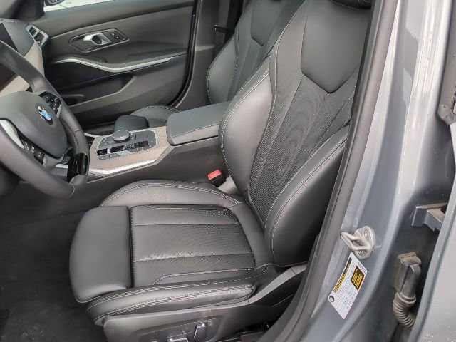 Used 2025 BMW 330i Sedan image 9