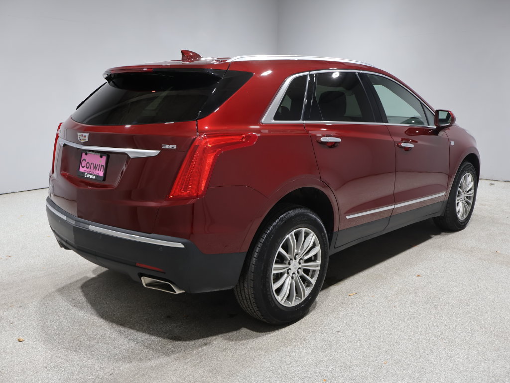 Used 2018 Cadillac XT5 Luxury w/ Driver Awareness Package AWD/4WD image 2
