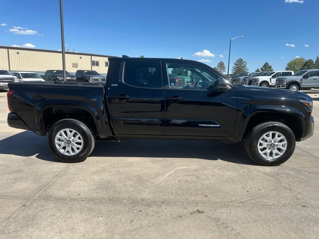 Used 2025 Toyota Tacoma SR5 AWD/4WD image 36