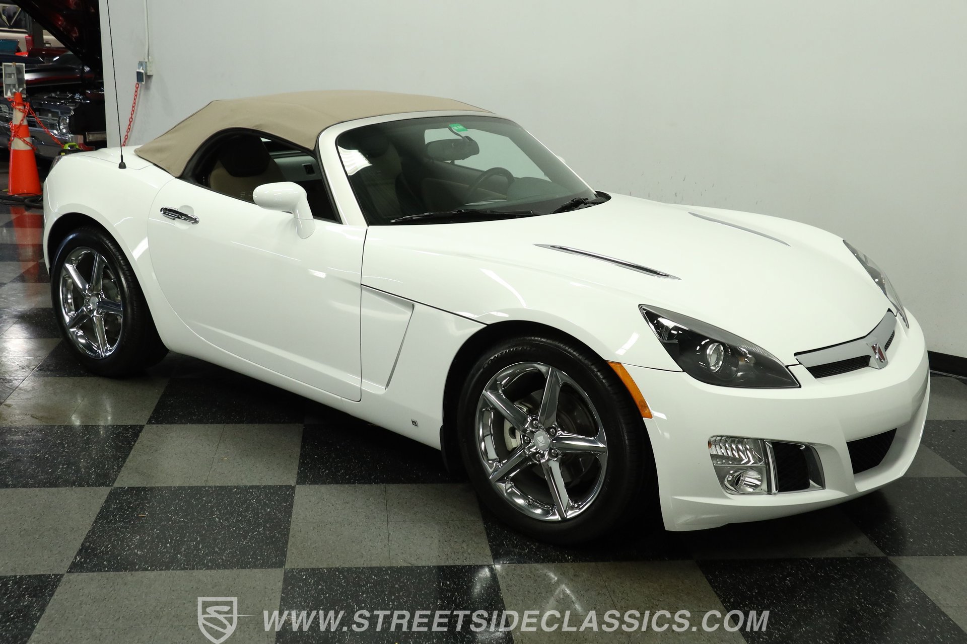 Used 2009 Saturn Sky Red Line RWD image 14