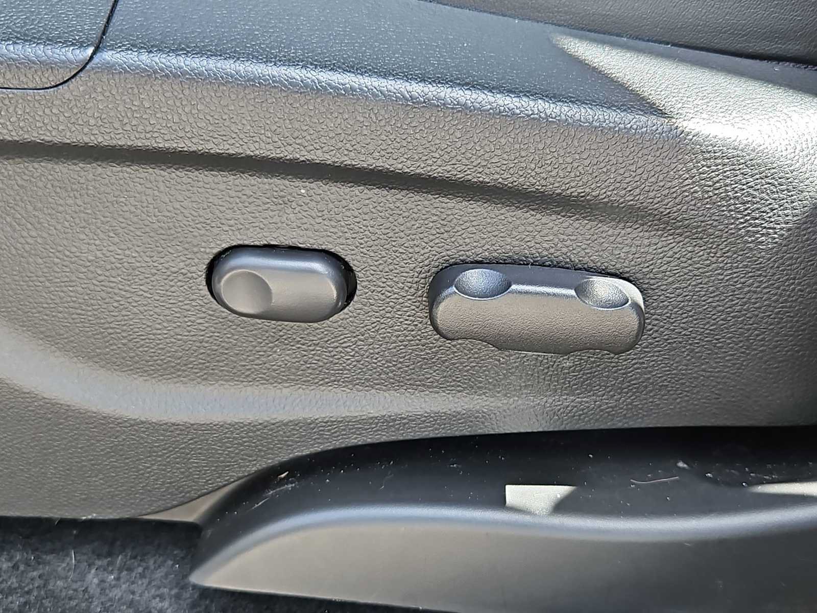 Used 2018 Buick Encore Preferred FWD image 17