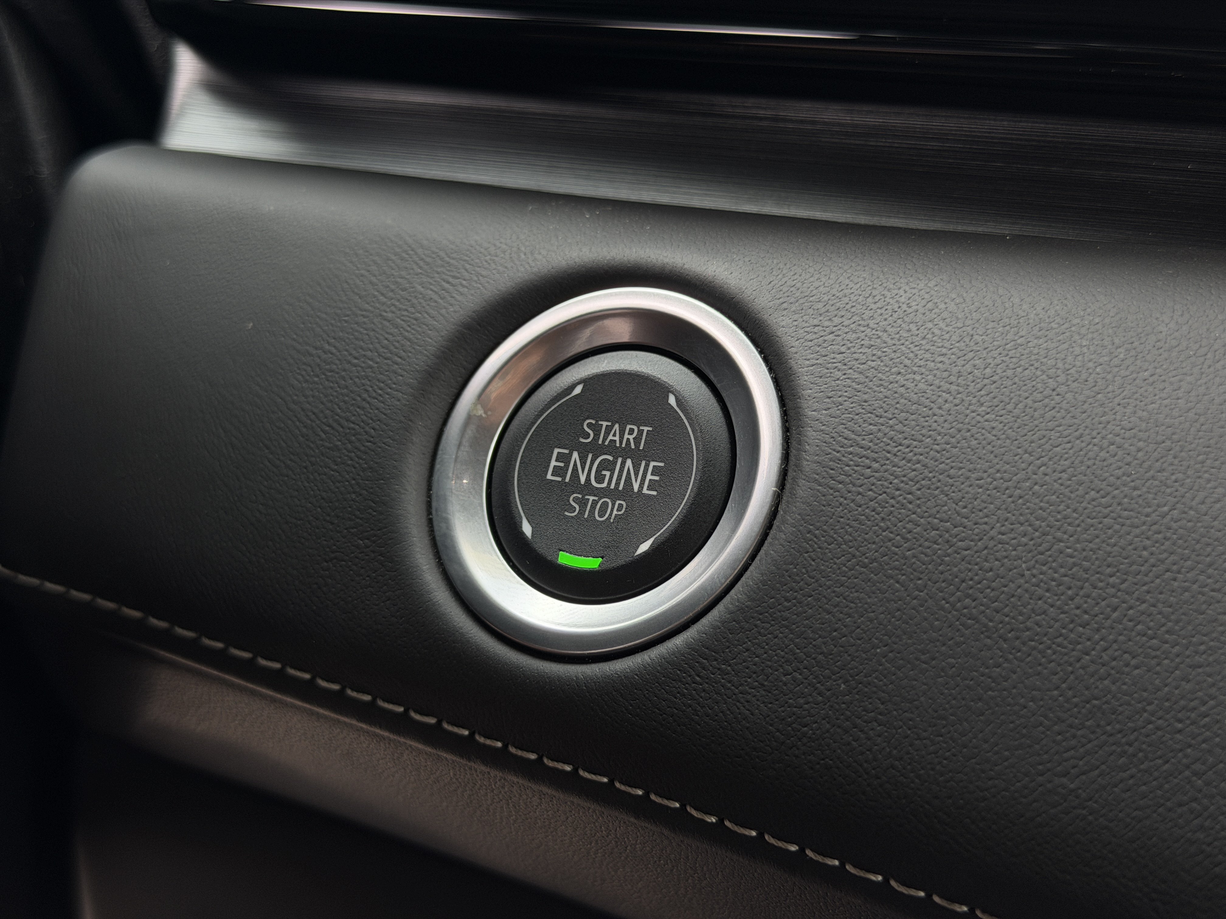 Certified 2024 Cadillac Escalade ESV Premium Luxury Platinum w/ LPO, Floor Liner Package AWD/4WD image 32