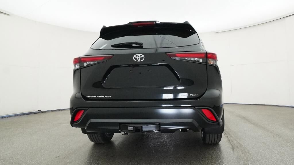 New 2026 Toyota Highlander XLE image 23