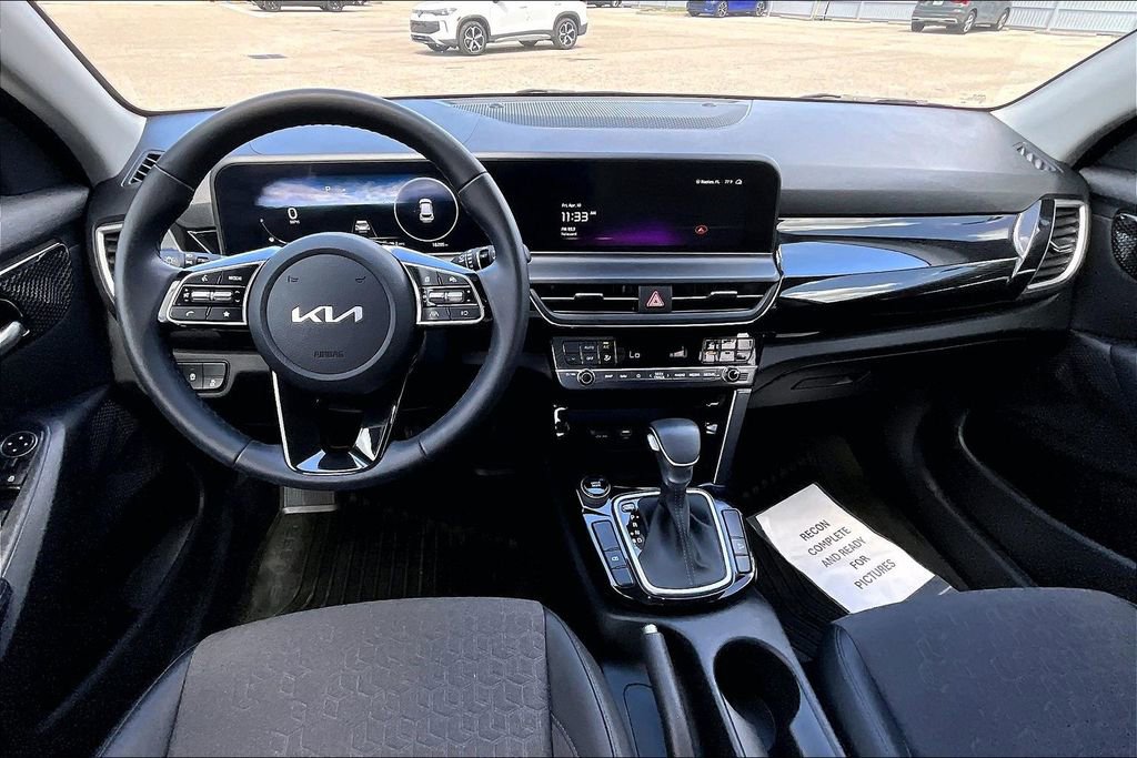 Used 2024 Kia Seltos S image 3