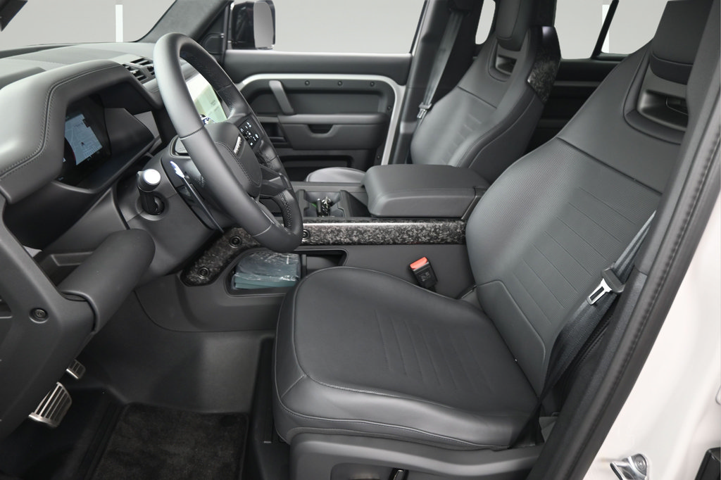New 2026 Land Rover Defender 110 AWD/4WD image 5