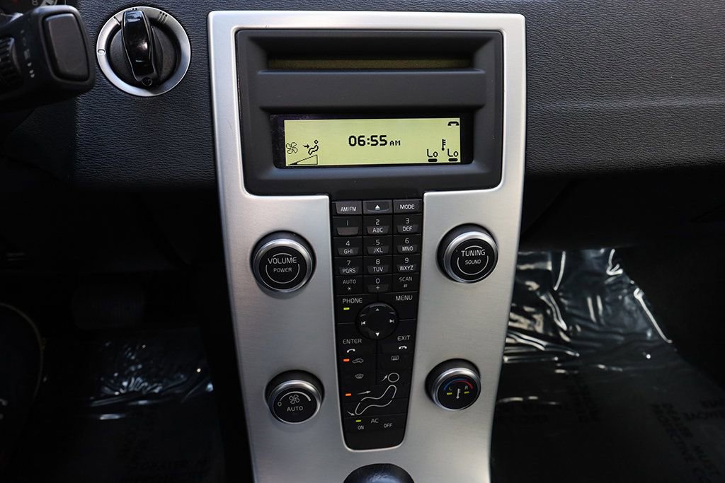Used 2012 Volvo C70 T5 w/ Dynamic Trim Pkg image 40