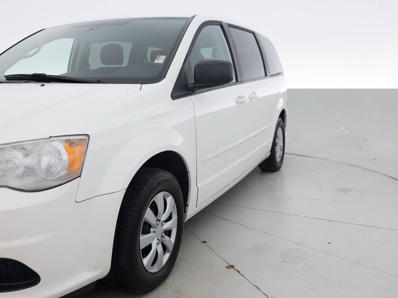 Used 2011 Dodge Grand Caravan Express FWD image 12
