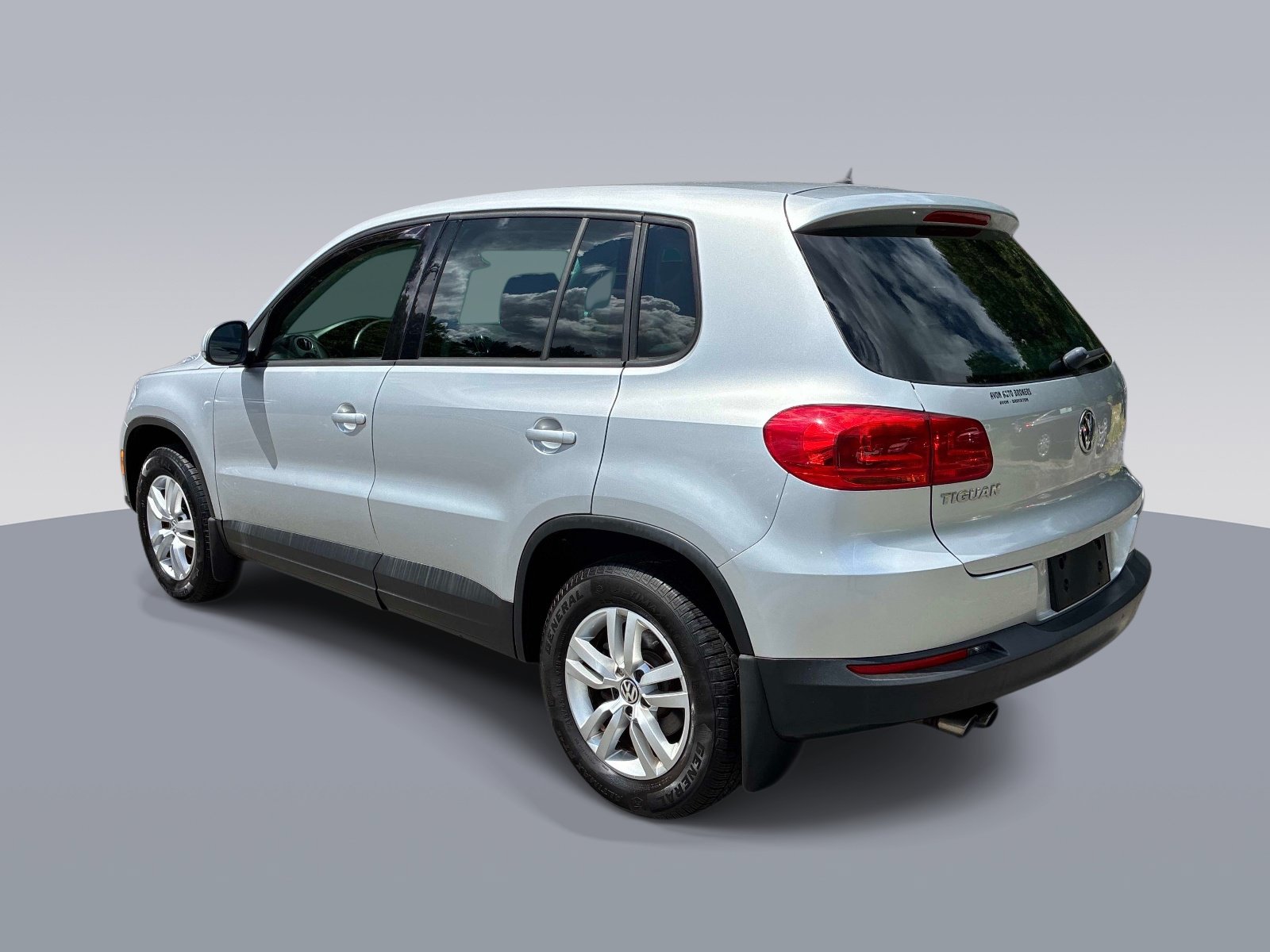 Used 2013 Volkswagen Tiguan S AWD/4WD image 5