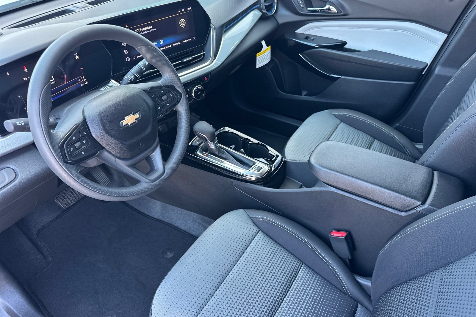 New 2026 Chevrolet Trax LT FWD image 10