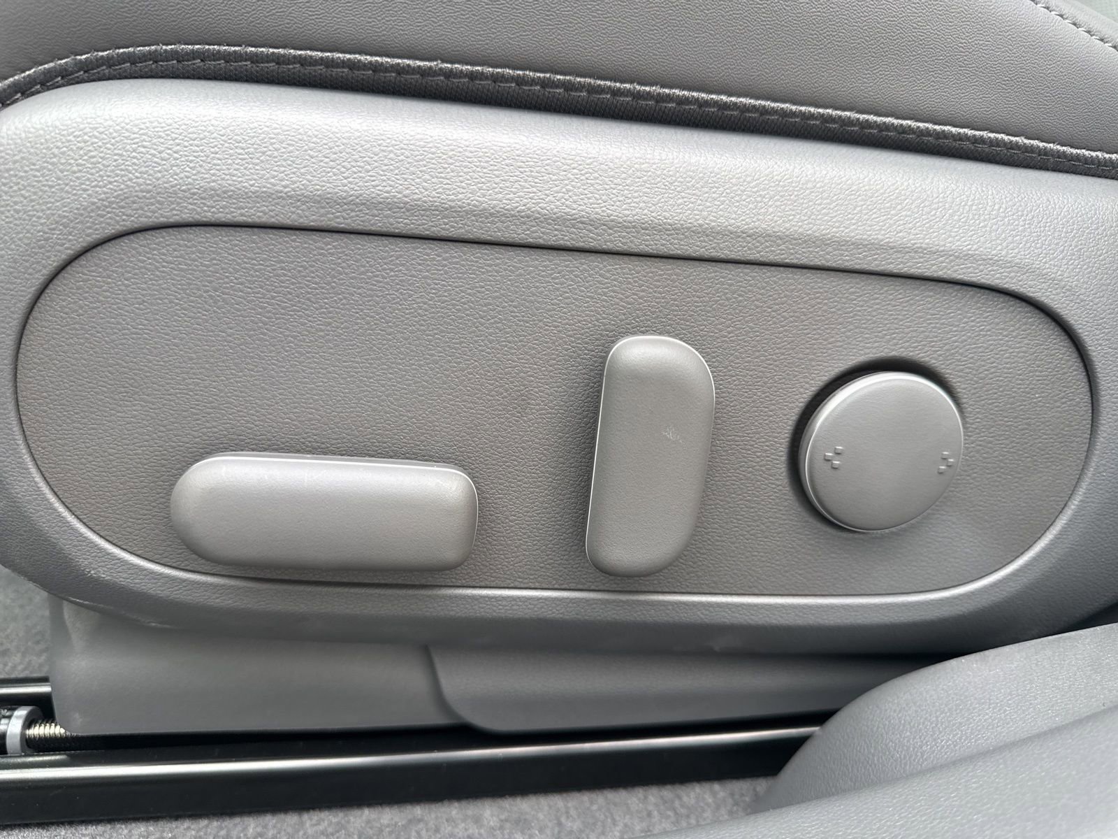 Used 2025 Hyundai Ioniq 5 SEL image 31