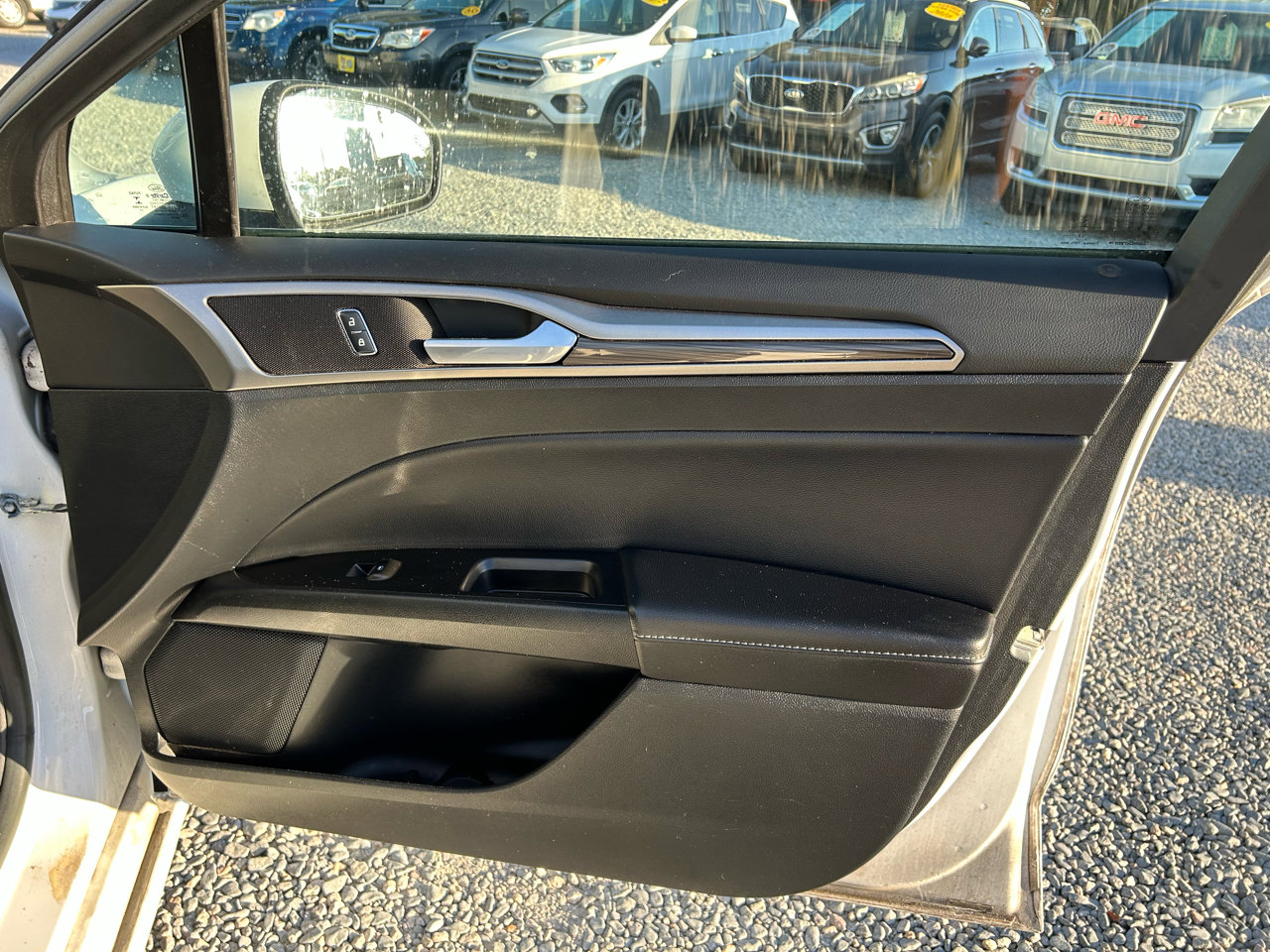 Used 2018 Ford Fusion SE w/ Equipment Group 602A image 16