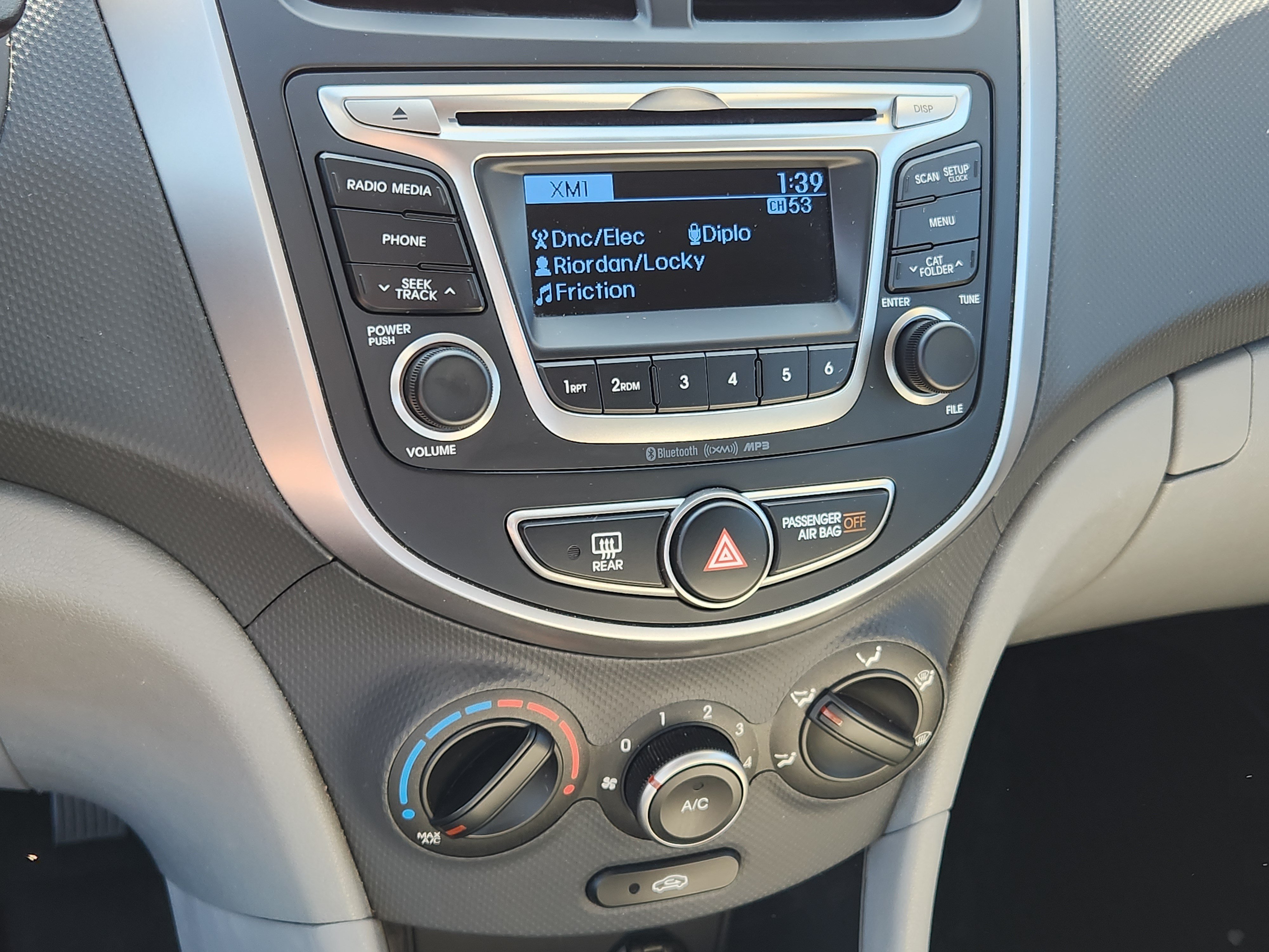 Used 2015 Hyundai Accent GLS w/ Option Group 02 FWD image 21