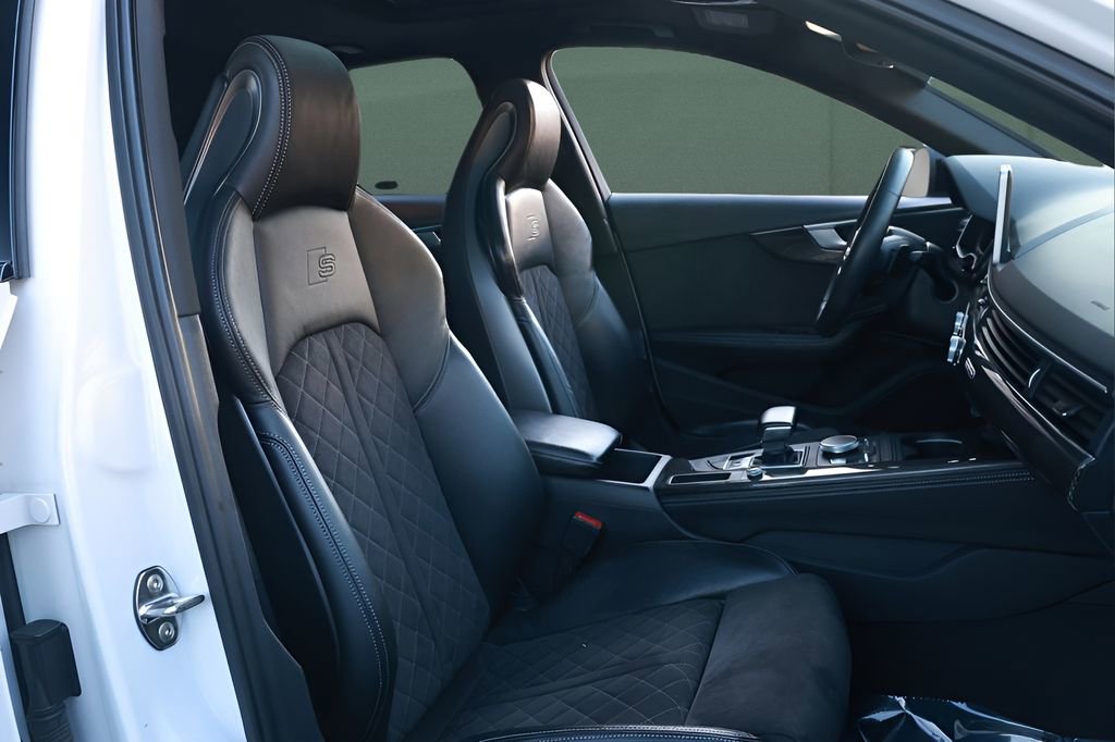 Used 2019 Audi S4 Premium Plus w/ Premium Plus Package image 17