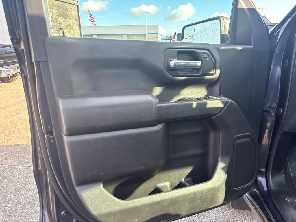 Used 2023 Chevrolet Silverado 1500 Custom RWD image 9
