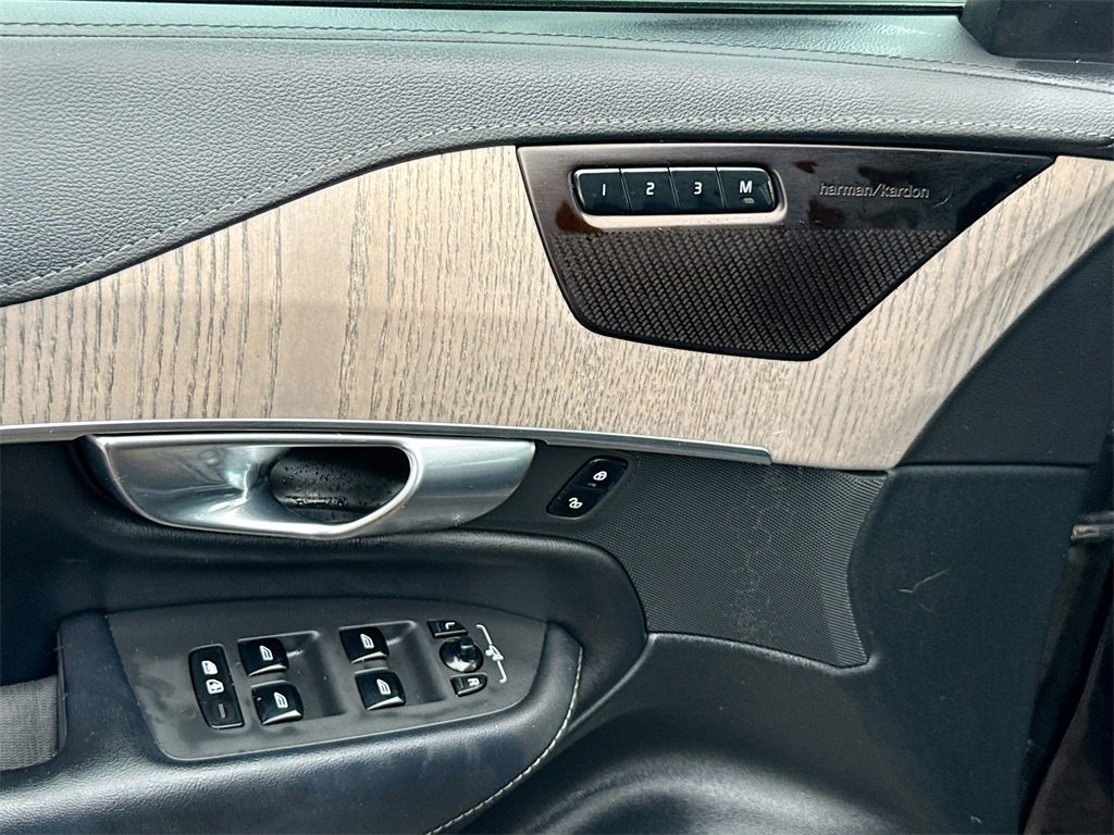 Used 2022 Volvo XC90 T8 Inscription image 19