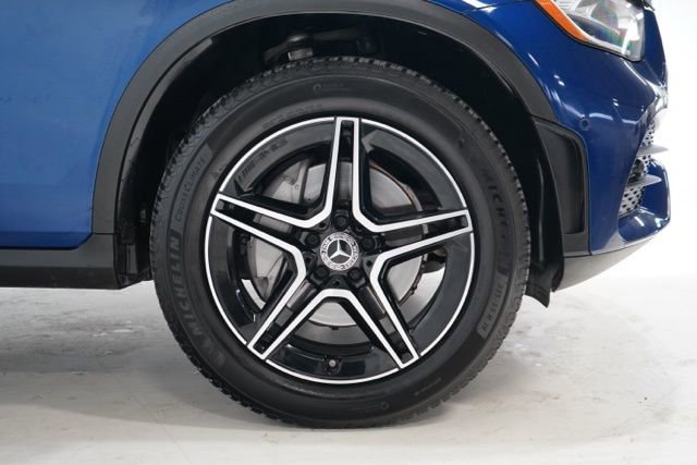 Used 2021 Mercedes-Benz GLC 300 4MATIC image 11