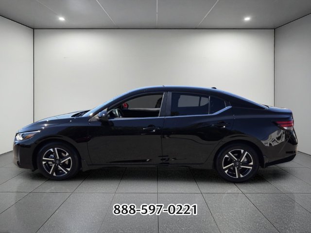 Used 2024 Nissan Sentra SV FWD image 2
