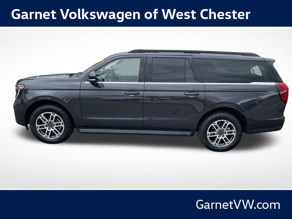 Used 2025 Ford Expedition Max Active AWD/4WD image 2
