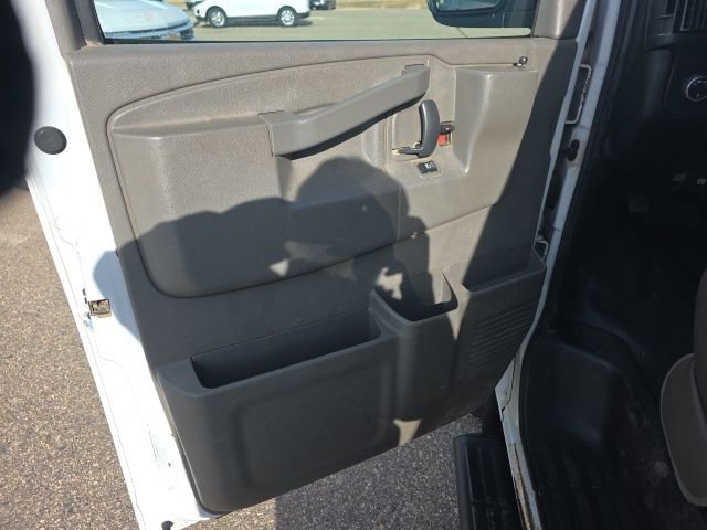 Used 2017 Chevrolet Express 3500 LS w/ Cold Climate Package image 9