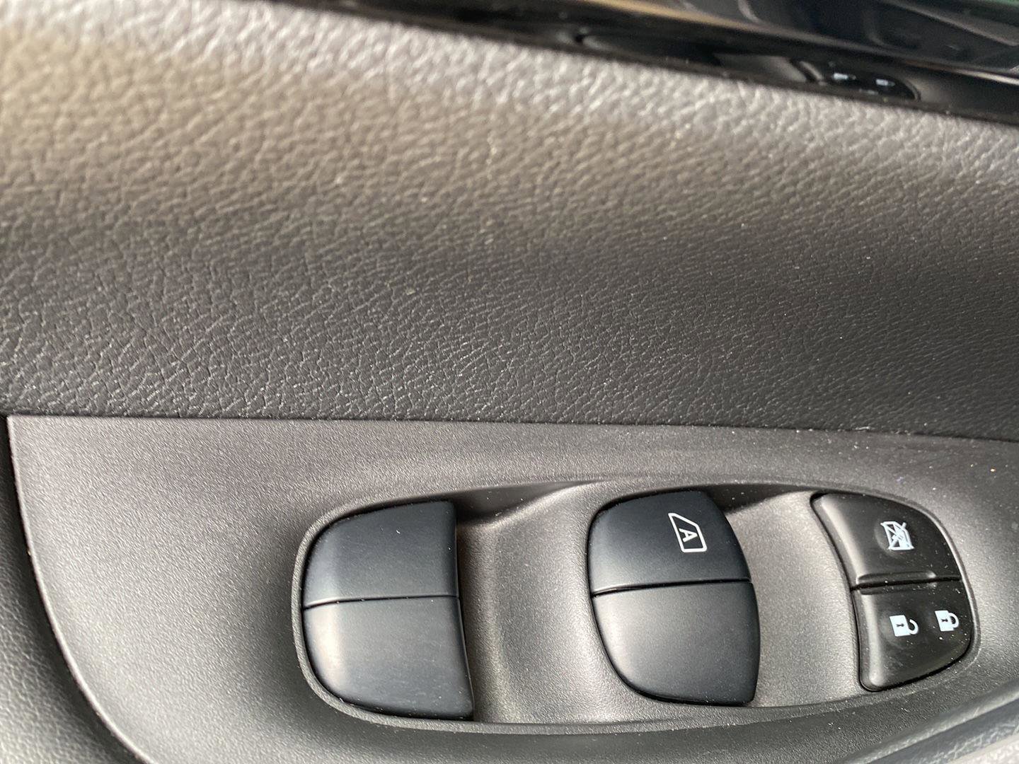 Certified 2022 Nissan Rogue Sport SL image 23