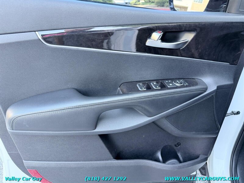 Used 2016 Kia Sorento FWD image 21