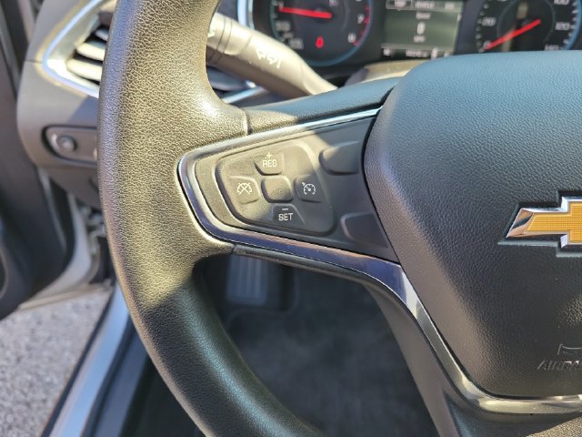 Used 2017 Chevrolet Malibu LT FWD image 19
