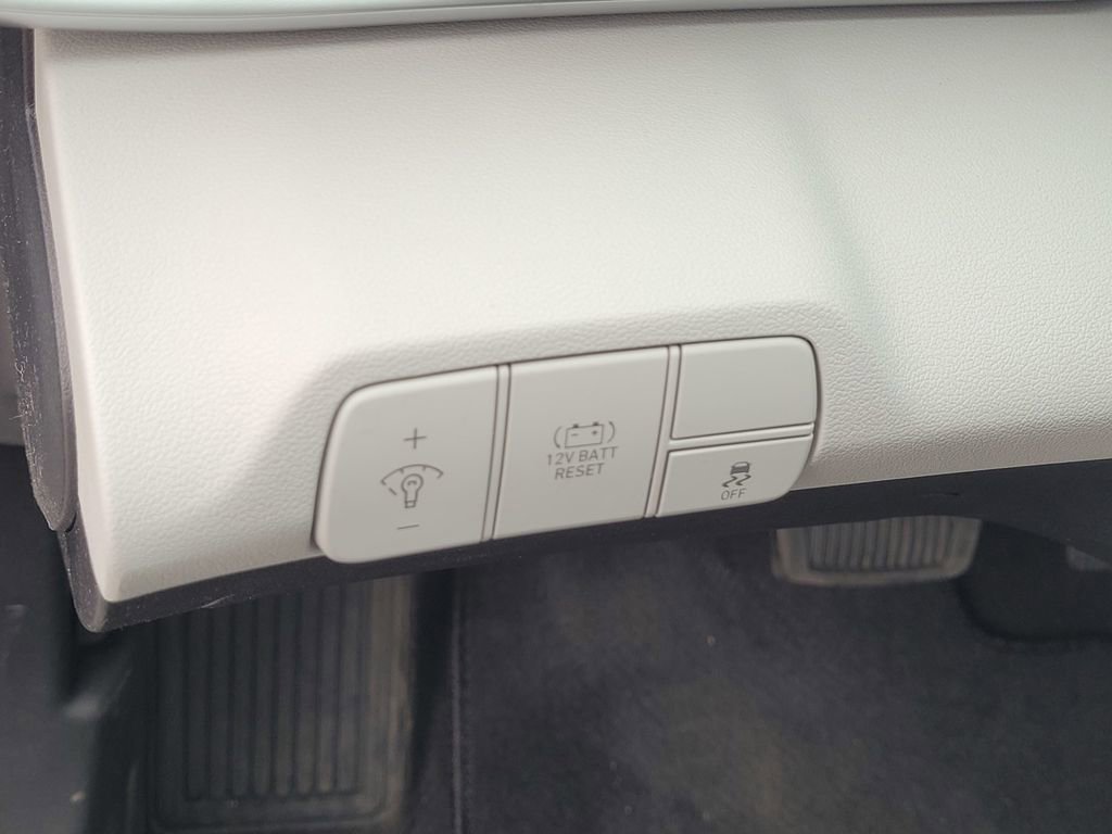 New 2026 Hyundai Elantra Limited image 15