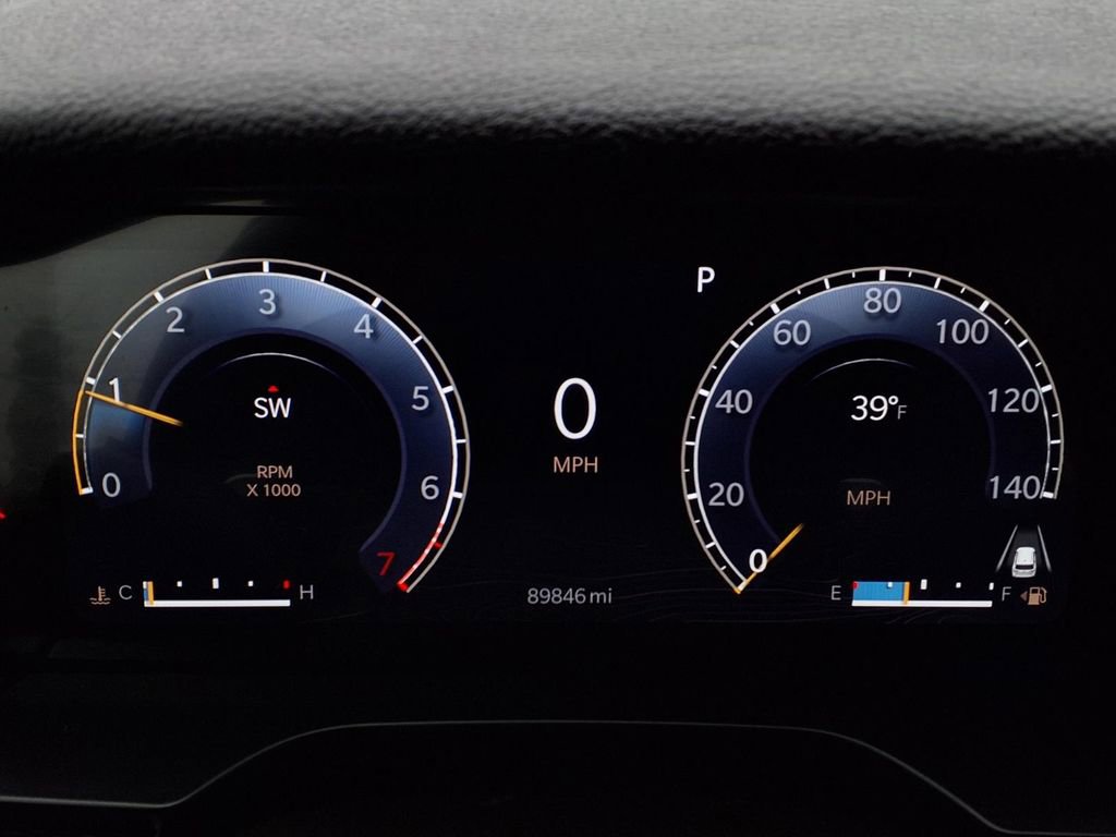 Used 2023 Jeep Grand Cherokee Altitude image 17