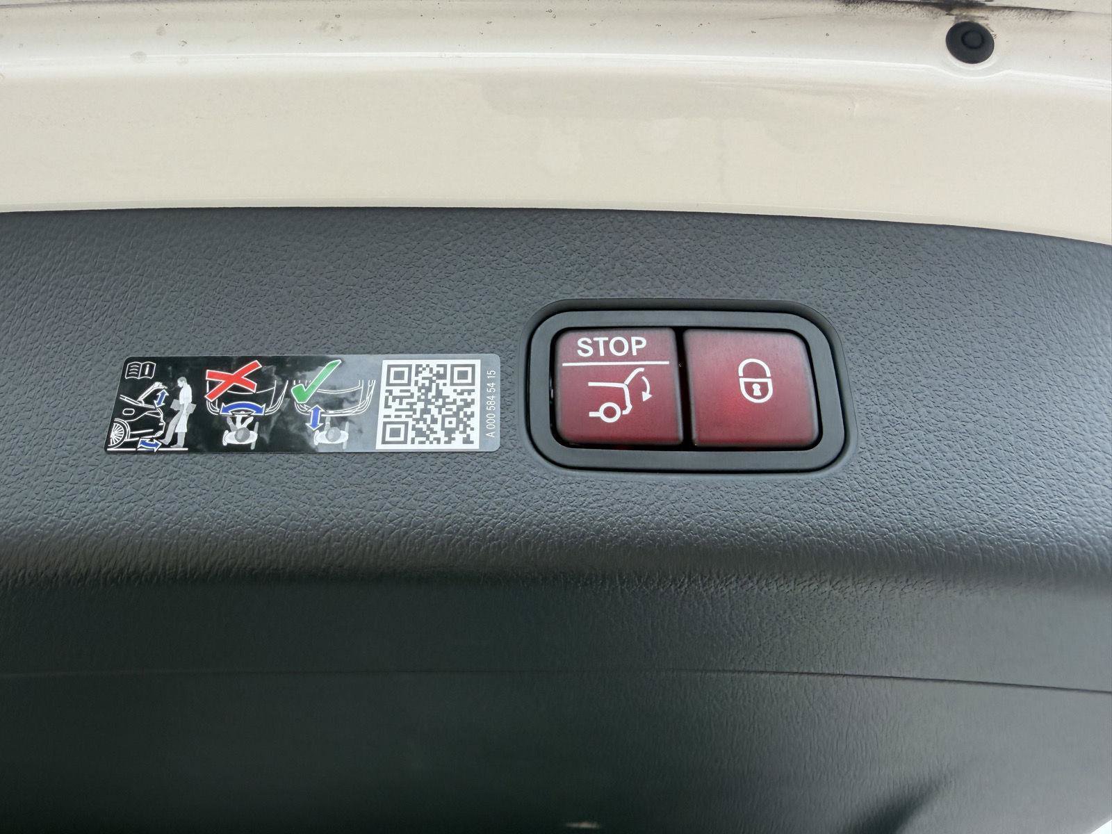 Certified 2026 Mercedes-Benz GLC 300 image 24
