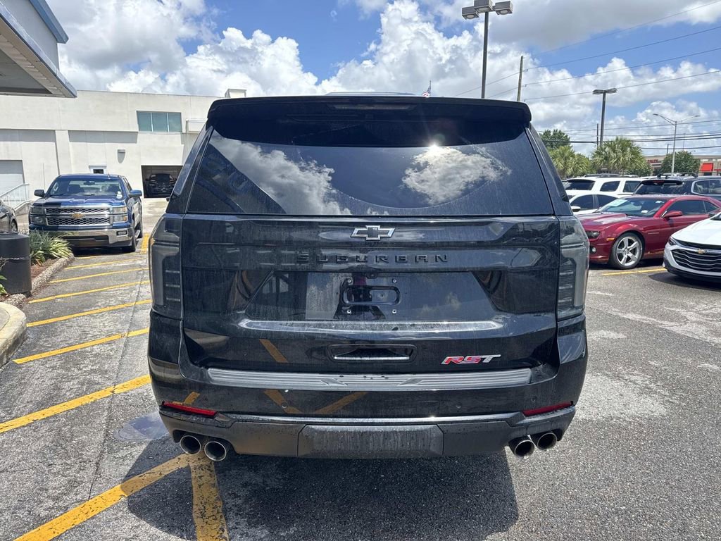 Used 2025 Chevrolet Suburban RST w/ Comfort Package RWD image 7