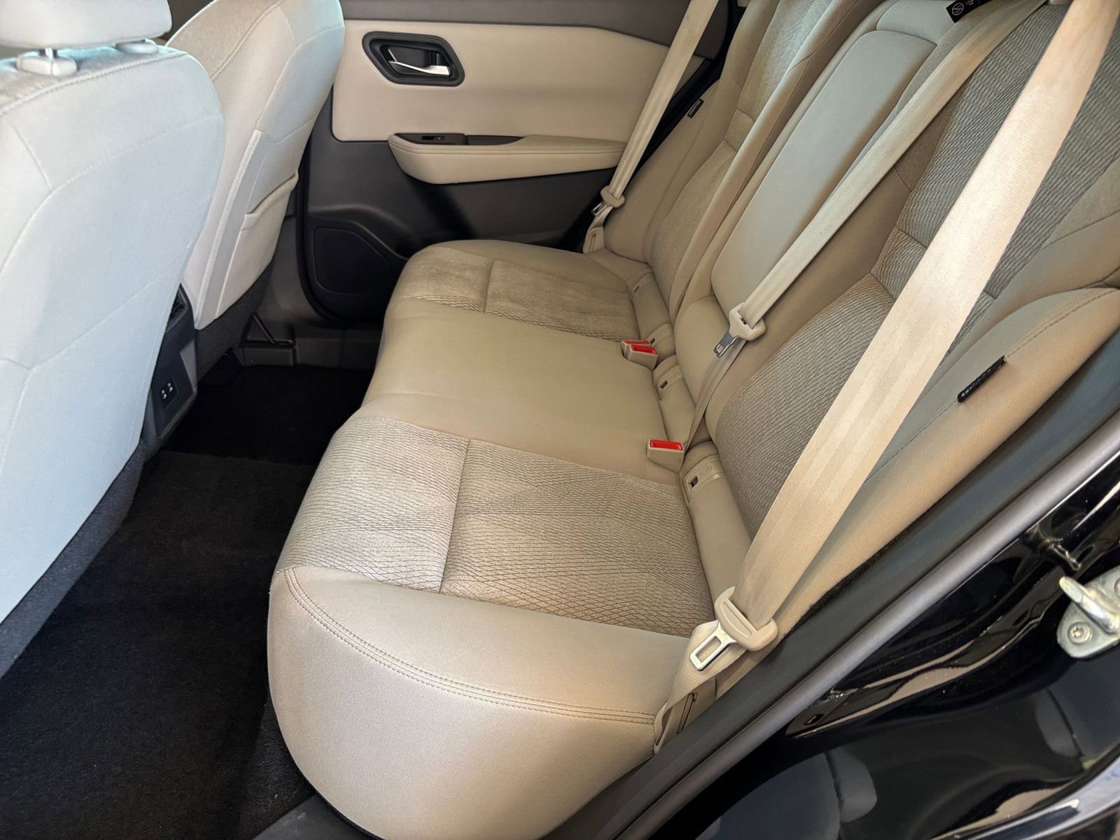 Used 2025 Nissan Rogue SV FWD image 28