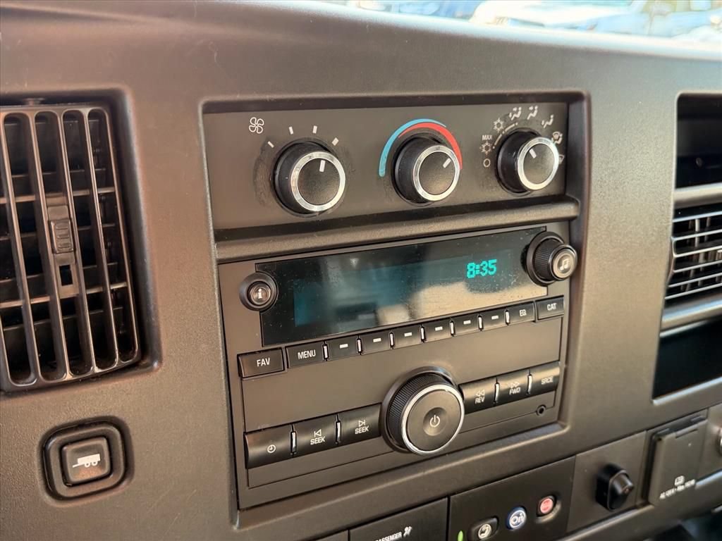 Used 2019 Chevrolet Express 3500 w/ Power Convenience Package RWD image 26